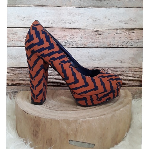 Forever 21 Shoes - 🔥SALE🔥 Forever 21, chevron, chunky, heal